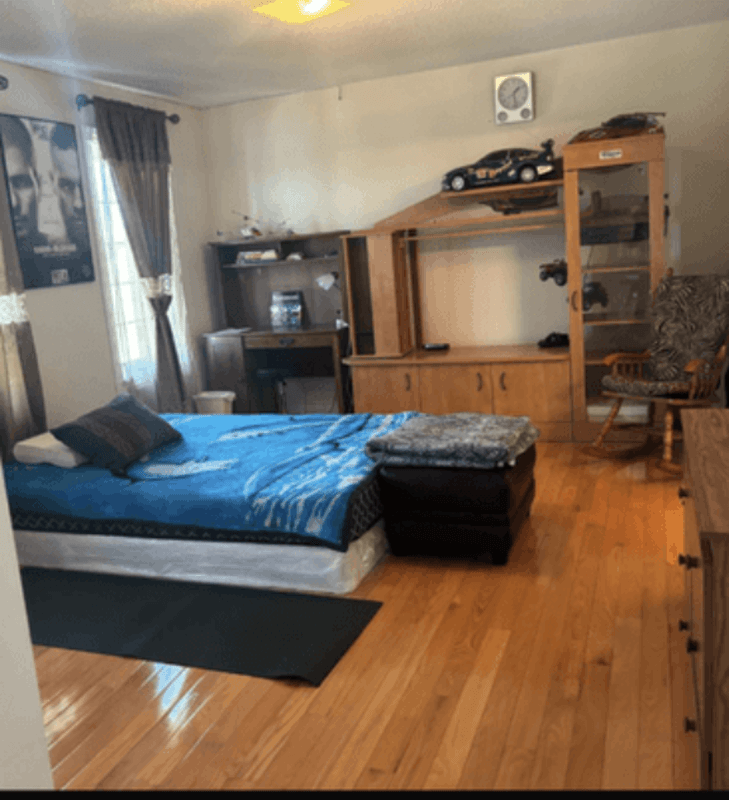  Room 1(Full Room)  -  Rooms in Castlemore and Goreway dri  - Gallery -  1