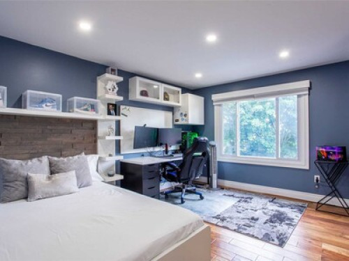 Cozy Room in Ajax