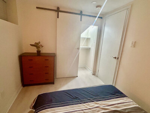 Oshawa  rooms in lower level apt - Gallery - 14