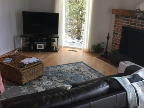 Clean very quiet condo