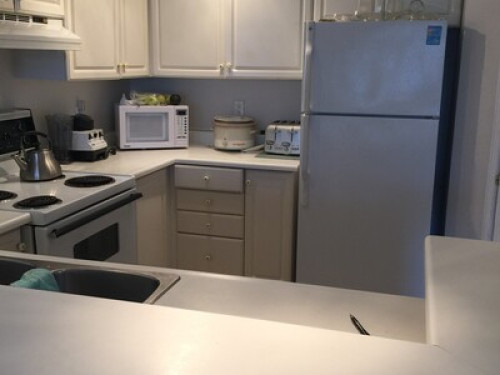 Clean very quiet condo