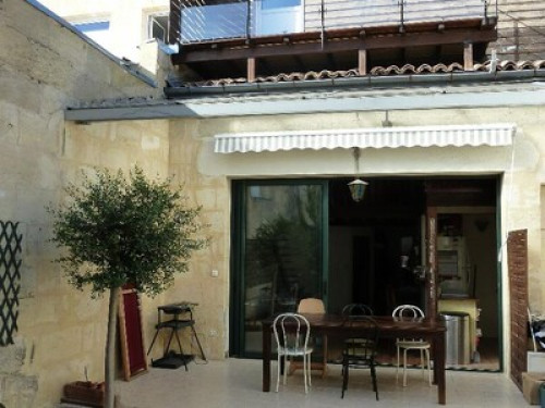 bedroom in a family house Bordeaux