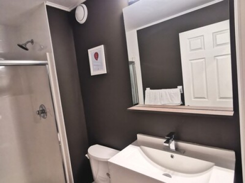 Brand new room with private washroo - Gallery - 7