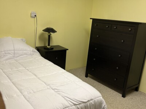comfortable-rooms-with-use-of-home-ottawa-144971622020240815120024AM