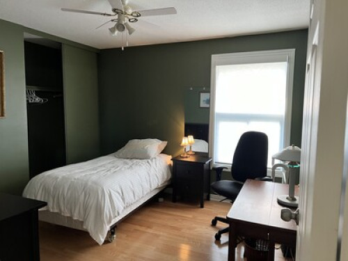 comfortable-rooms-with-use-of-home-ottawa-73276307420240815120026AM