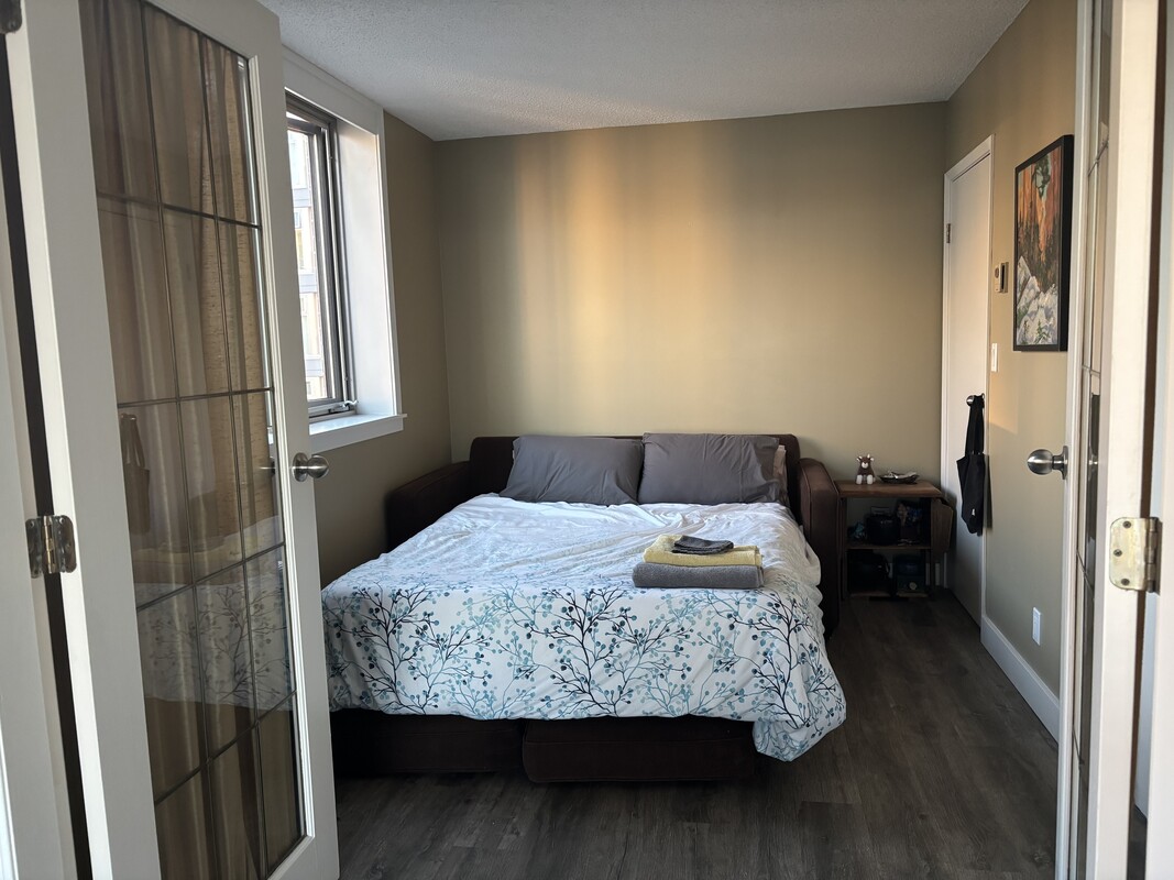 Bedroom (Full Room) - 1