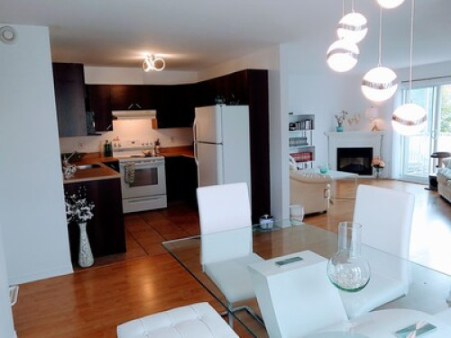 Beautiful room in modern condo