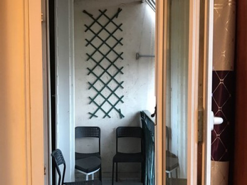 nice cosy  3 bedroom flat to share