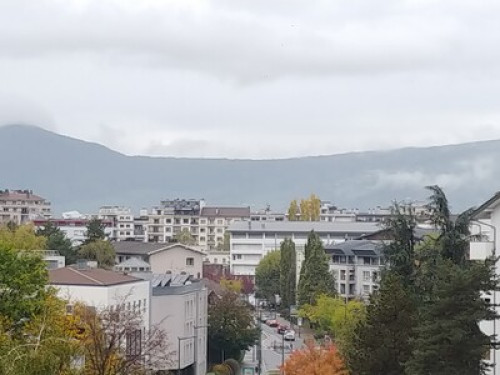 Room in the center of Annecy