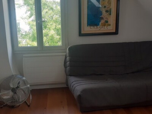 Rent furnished room bathroom