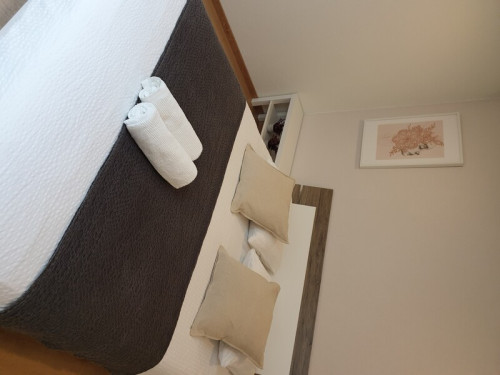 Private suite near city, Parking - Gallery - 6