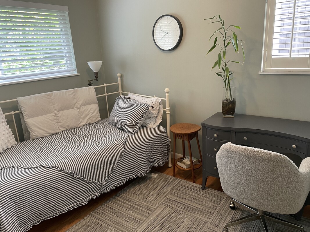  Guest Room #1(Full Room)  -  Experienced host family  - Gallery -  1