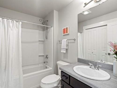 Luxury Private Room & Bath