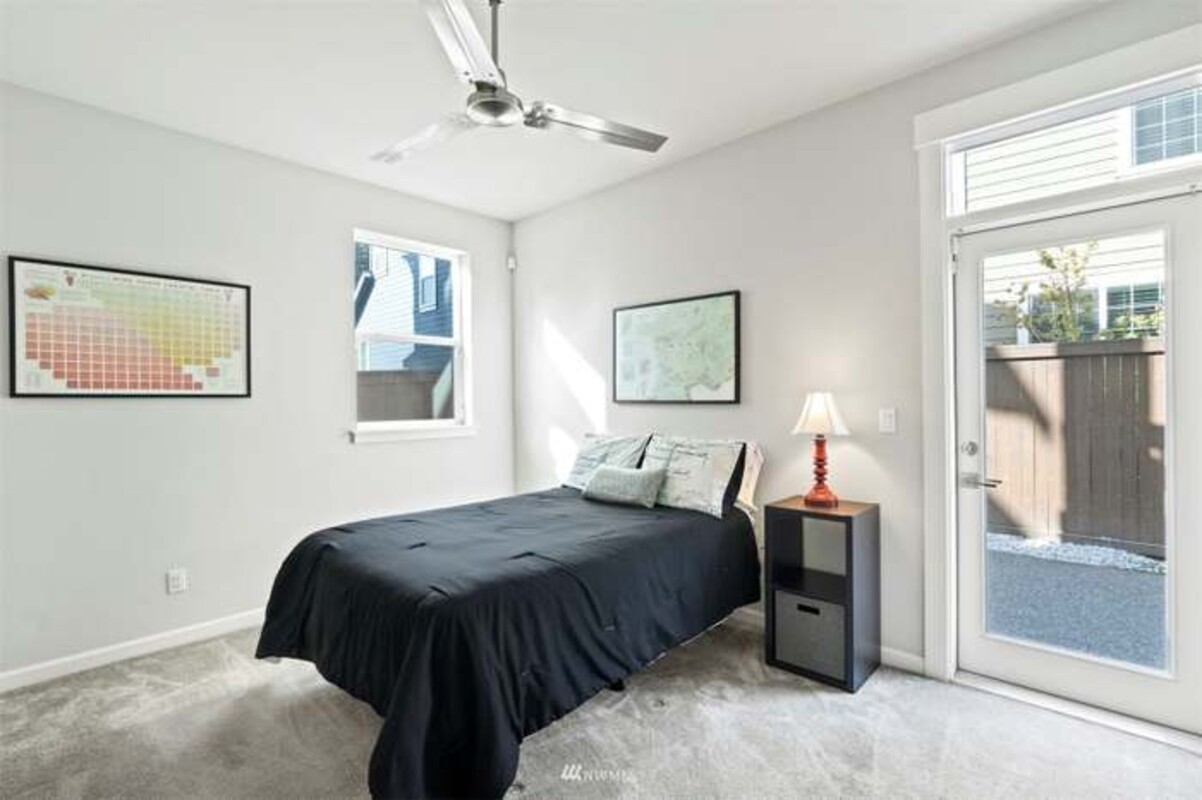Private Bedroom & Bath, Separate Floor(Full Room) - 1