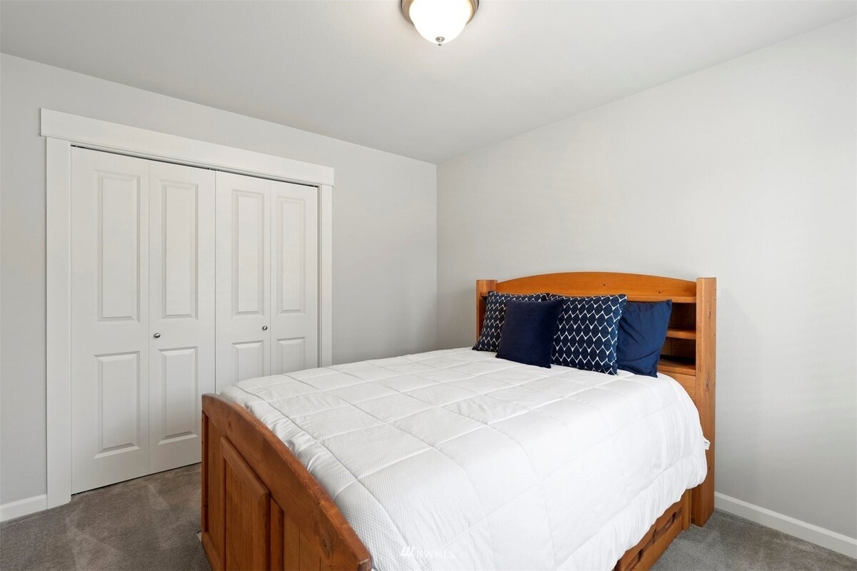 Private Bedroom & Bath, Top Floor(Single Bed) - 1