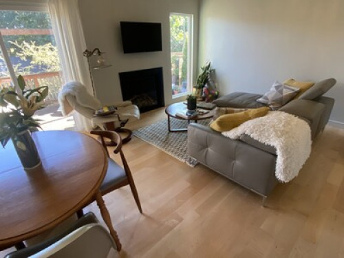 Cozy room in beautiful home 