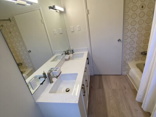 Cozy room in beautiful home 