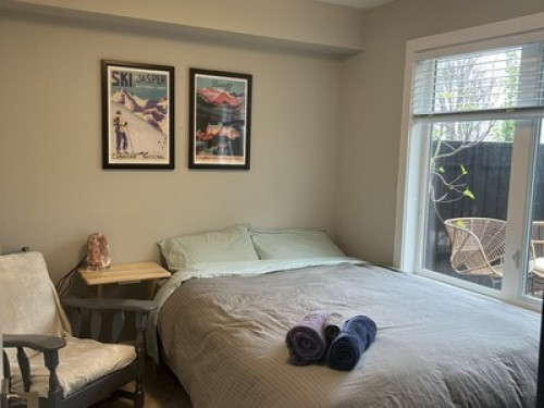 Room in Beautiful Royal Oak!