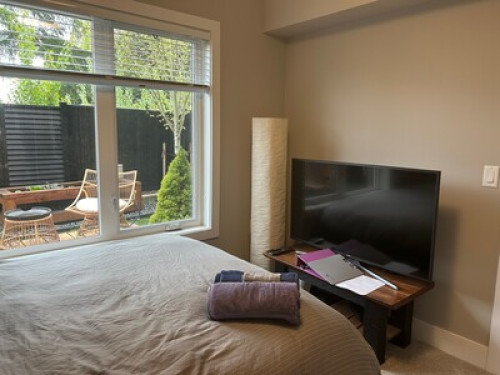 Room in Beautiful Royal Oak!