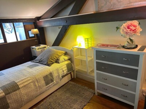 COSY QUARTERS IN HOUSE PARIS 15