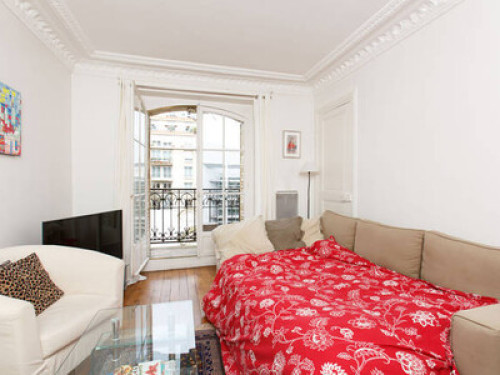 Cosy Room near Eiffel Towel