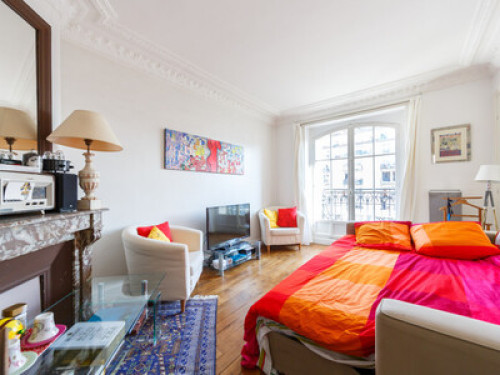 Cosy Room near Eiffel Towel