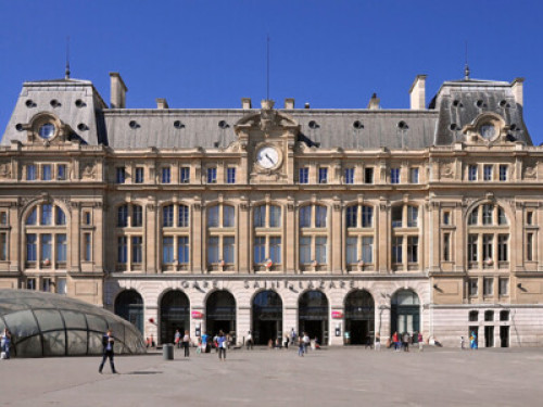 10 minutes from Saint Lazare train station