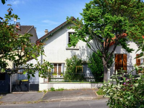 Cute and quiet house near Paris