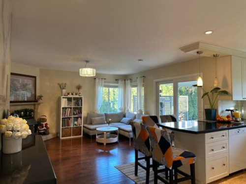 1 bedroom with private bathroom