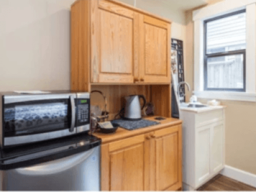 Private Suite near Airport!