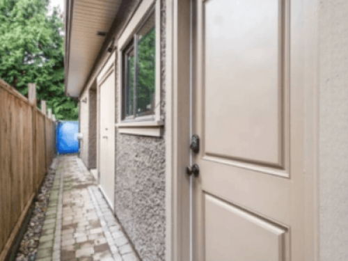 Private Suite near Airport!