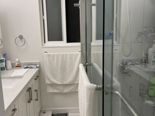 comfortable-and-convenient-home-richmond-73726765620240815124741AM