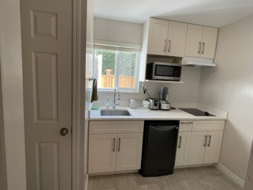 One bedroom suite in Richmond
