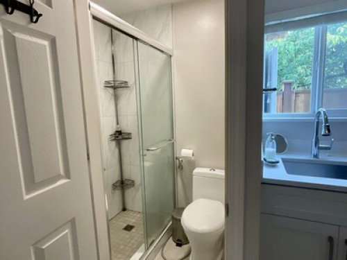One bedroom suite in Richmond