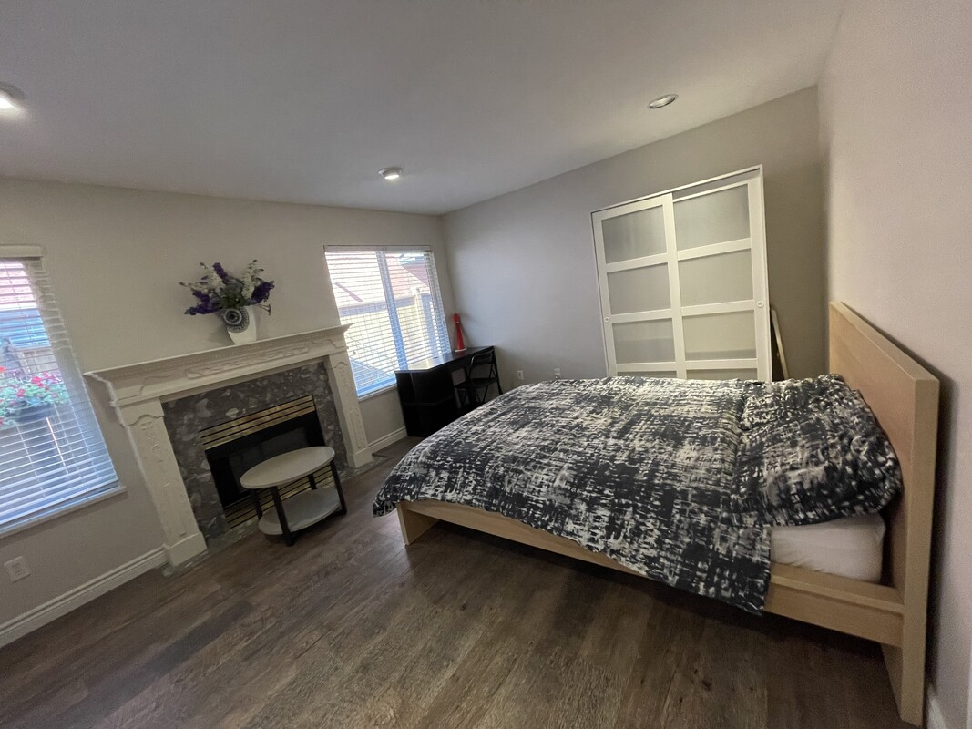 Ground Floor Bedroom Suite(Single Bed) - One bedroom suite in Richmond - Gallery - 1