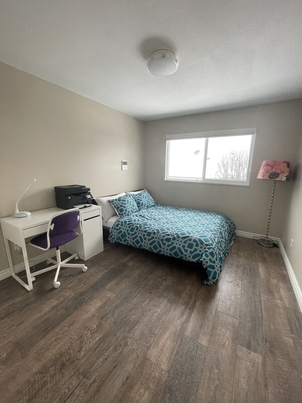 2nd Floor Bedroom #1(Full Room) - One bedroom suite in Richmond - Gallery - 1
