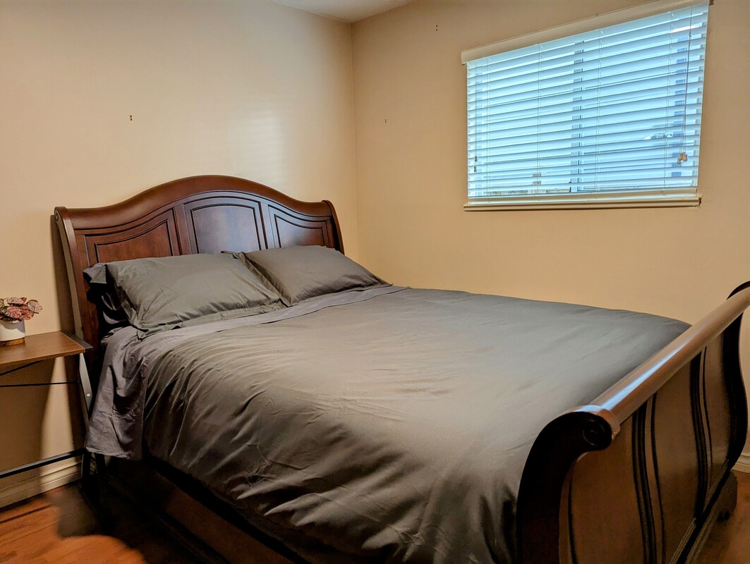  Bedroom 2(Full Room)  -  Spacious Bright and Cozy Suite  - Gallery -  1