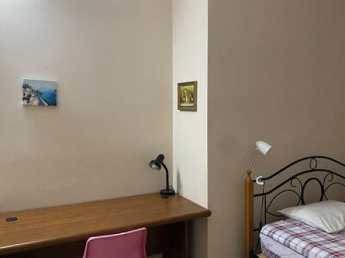 5min Walk to Metro and Shopping