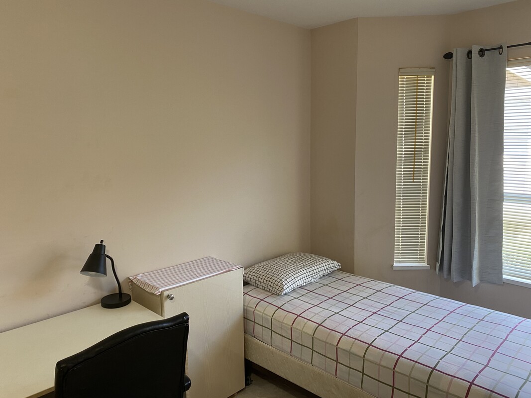  2nd-Floor Single Room(Full Room)  -  5min Walk to Metro and Shopping  - Gallery -  1