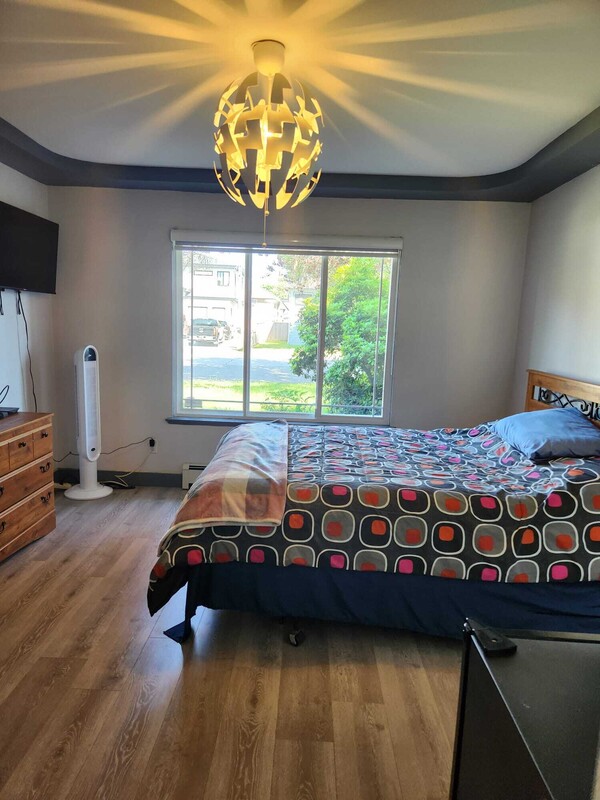 Large Bedroom(Single Bed) - 1