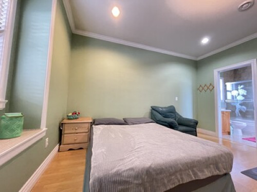 Friendly Safe Home Female House - Gallery - 19