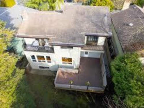 1 Bedroom+ 3 meals near UBC