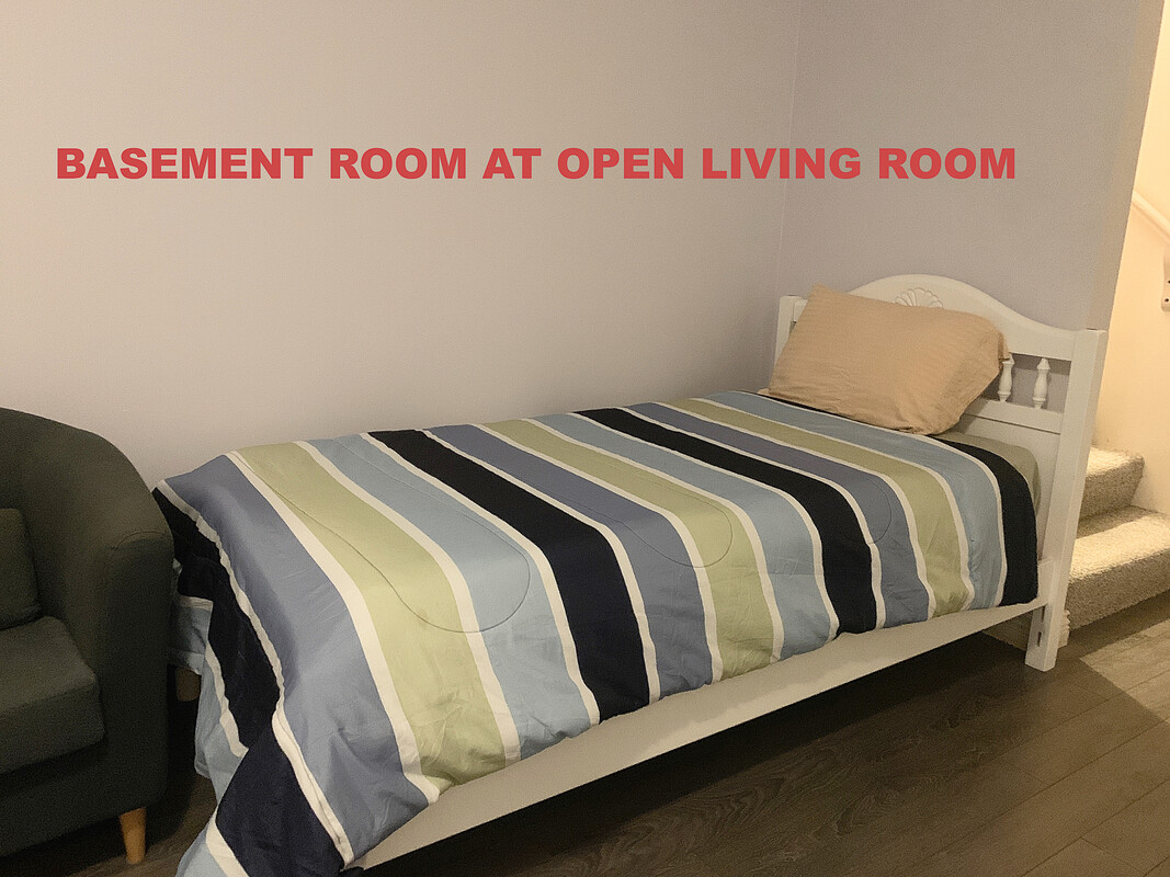  Basement Room At Open Living Room(Full Room)  -  Burnaby Deerlake Lovely Home  - Gallery -  1