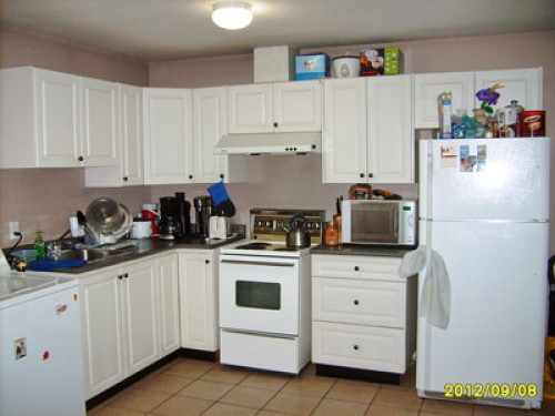 Cozy lower room in quiet city centr