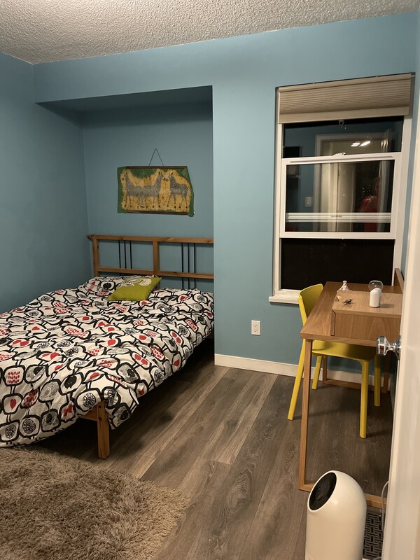  Bedroom - 9 By 10 Feet (2.7 By 3 Meters)(Full Room)  -  Burnaby Lougheed New Reno! near SFU  - Gallery -  1