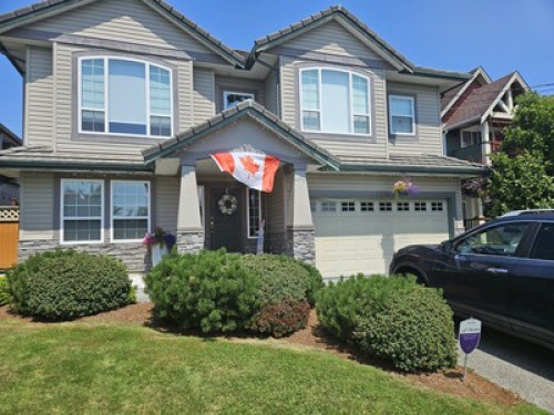 coquitlam-ground-level-bedroom-coquitlam-132349003620240815010431AM
