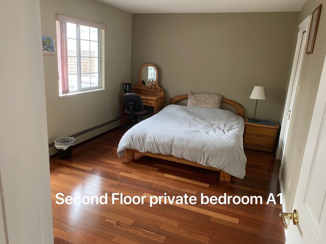  Second Floor VIP Bedroom (Single Bed)  -  North Burnaby beautiful home   - Gallery -  1