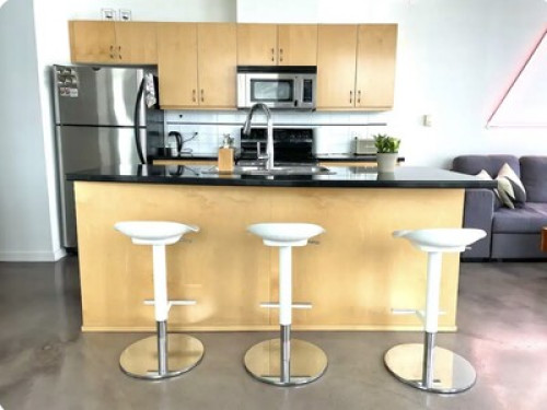 Clean Room In Trendy Apartment