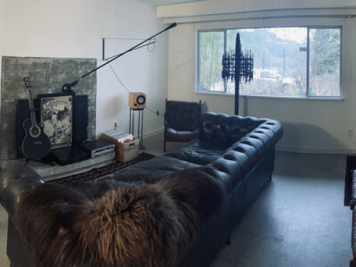 SUITE WITH VIEW ACROSS FROM TRAILS 
