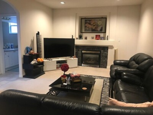 two-one-bedroom-main-floor-rooms-coquitlam-195338053120240815011554AM